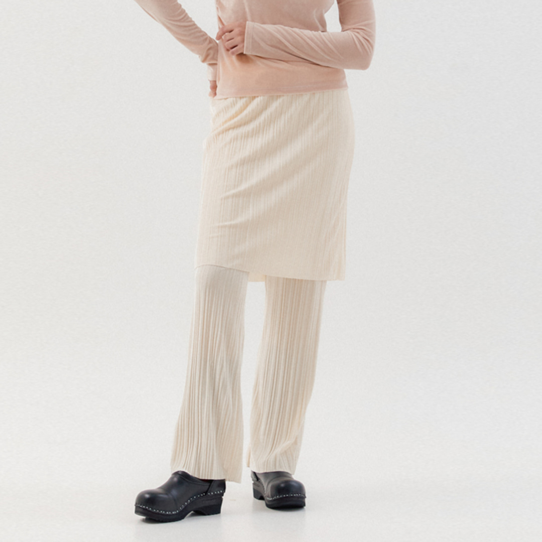 [위티앤험블] Velvet Pleats Skirt Pants (Ivory)