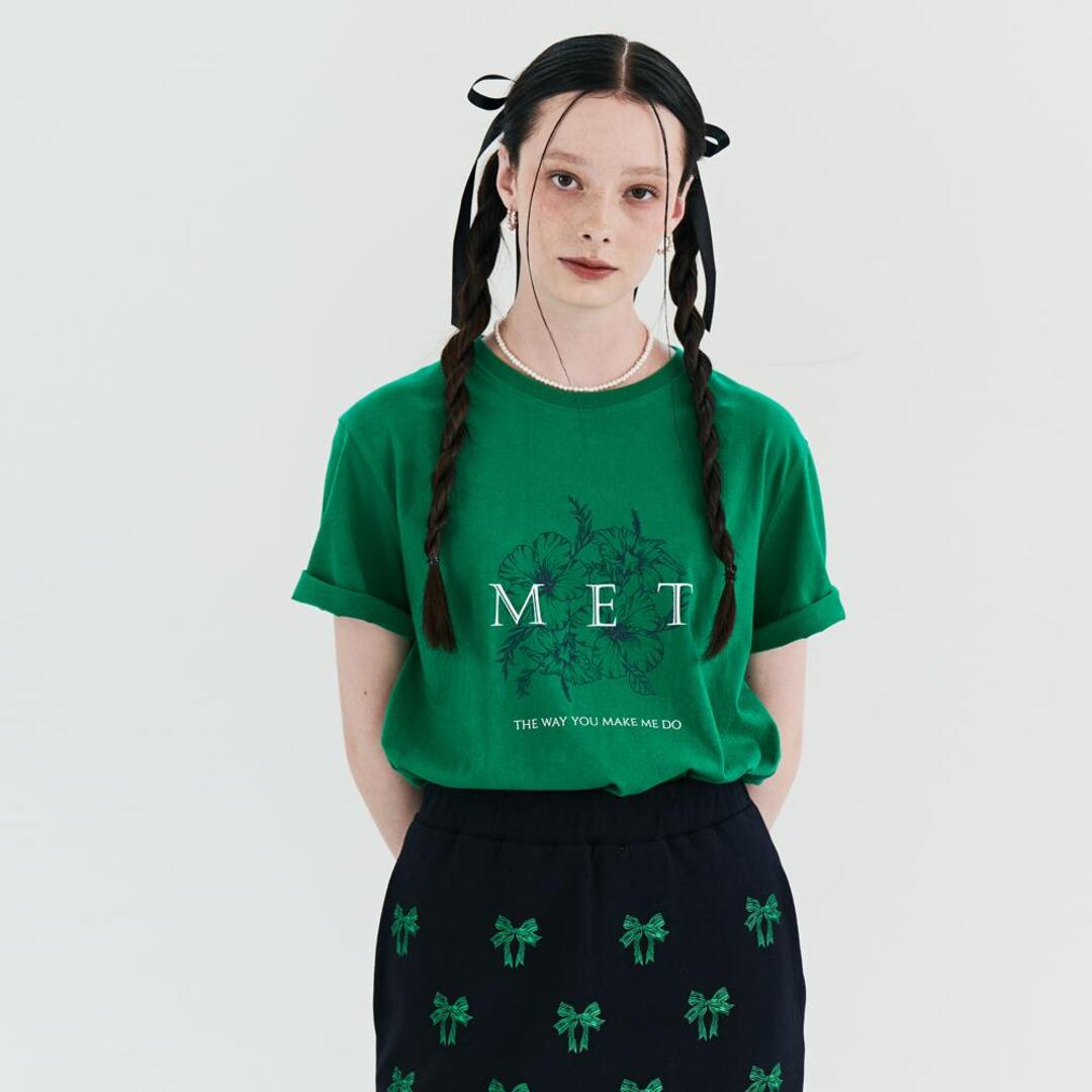 [메타퍼] MET Two-tone Lettering Flower T-Shirt Green