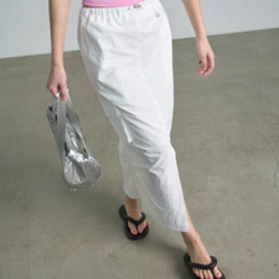 [320쇼룸] Coated Cargo Long Skirt White