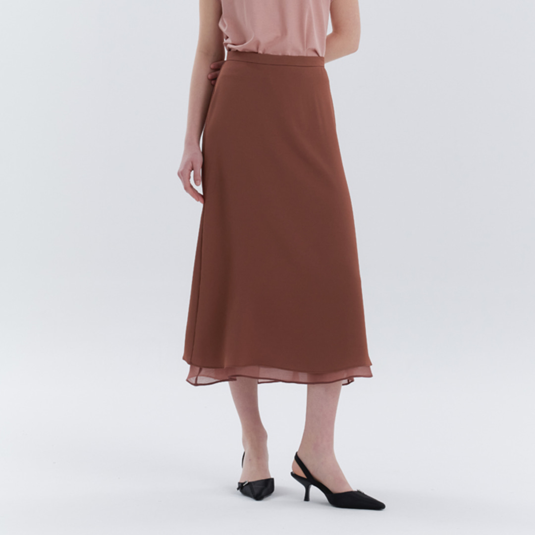 [위티앤험블] Glossy Satin Skirt (Brick Brown)
